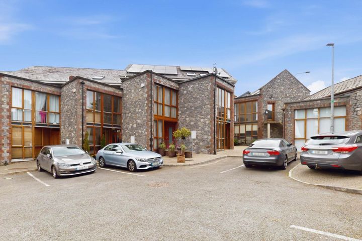 8 Rock Court, The Square, Slane, Co. Meath, C15N2E4