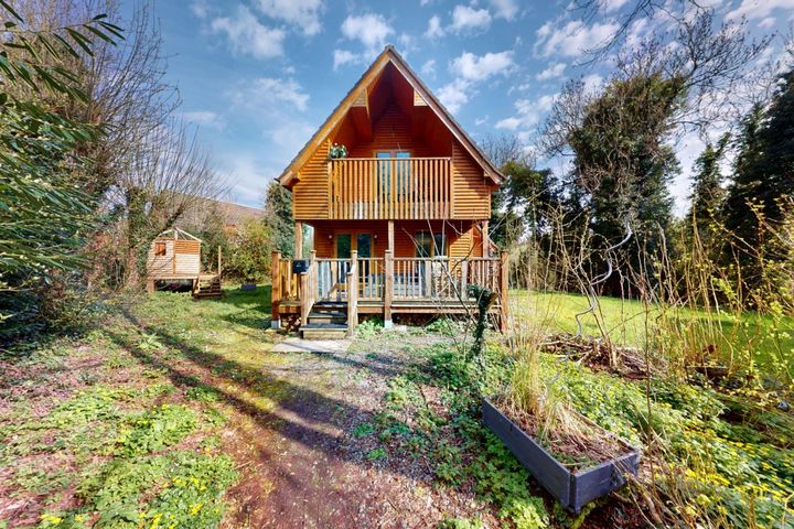 LODGE 12, ERNE RIVER LODGES, BELTURBET