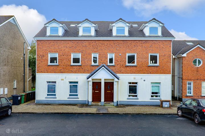126 MANOR COURT, KNOCKNACARA, GALWAY