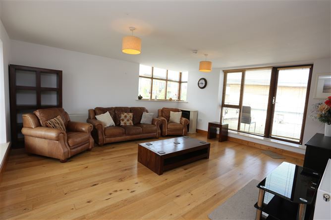 Castlegate Mews, Adamstown, County Dublin