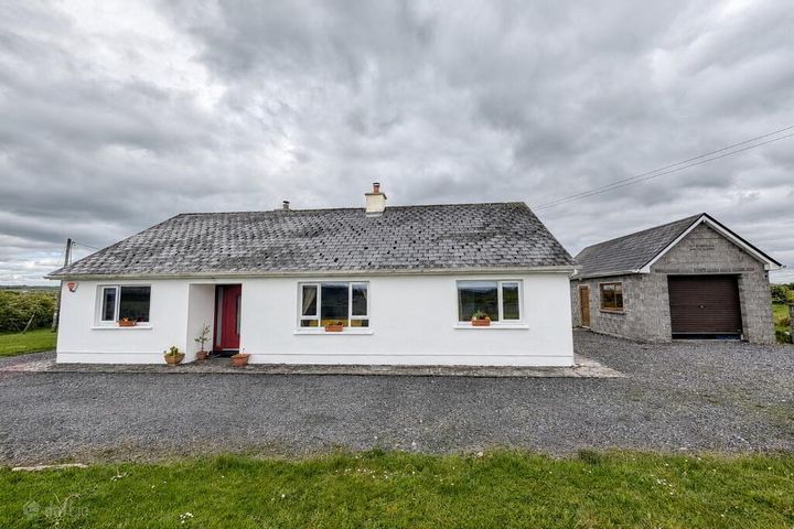 MOYLOUGH, TUBBERCURRY, SLIGO