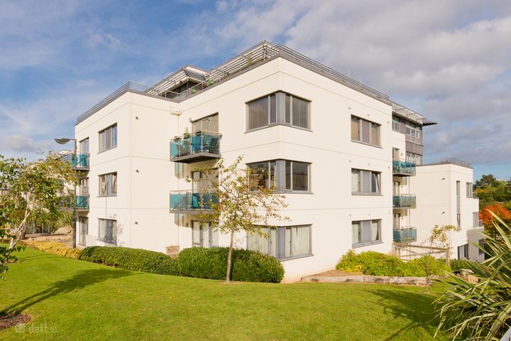 8 Rochfort House, Brennanstown Square, Cabinteely