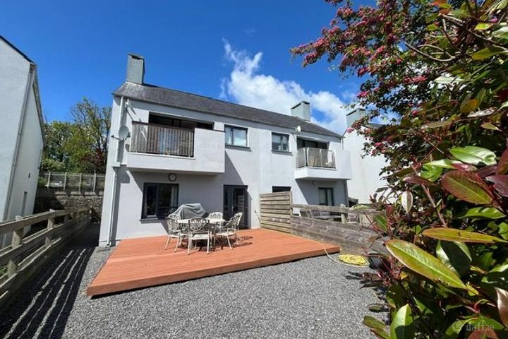 33 COPPER PPOINT, AIRHILL, SCHULL