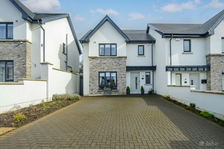 4 East Avenue, Mill Farm, Carragaline