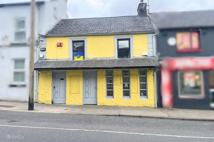 SISSY MCGINTYS, MAIN STREET, CASTLEREA