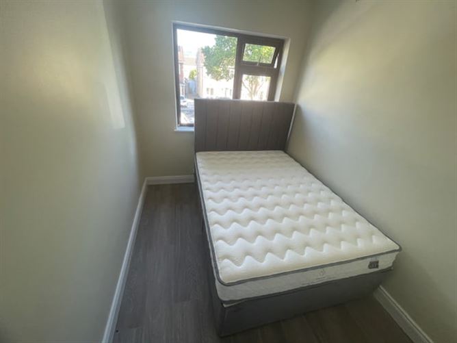 Virginia Heights, Tallaght, Dublin 24 (Double Room To Rent - Room D)