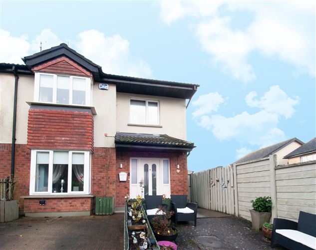20 VILLAGE GATE, BALLYCANEW, GOREY