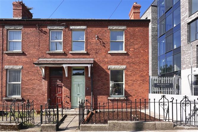 52 GLASNEVIN HILL, DUBLIN 9
