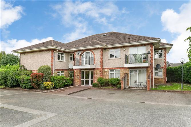 6 THE ARCH, WENTWORTH COURT, DODSBOROUGH RD