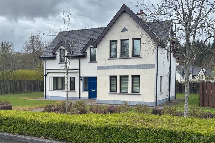 1 Errew Drive, Lough Rinn, Mohill, Co. Leitrim, N41C1W0
