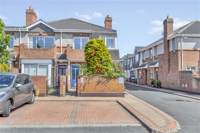 18 BROOMFIELD MEWS, THE HILL, MALAHIDE