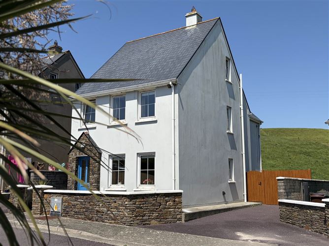 8 CEOL NA MARA, ROSSCARBERY, CO CORK