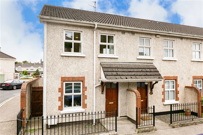 7 THE COURTYARD, KILCOCK, KILDARE