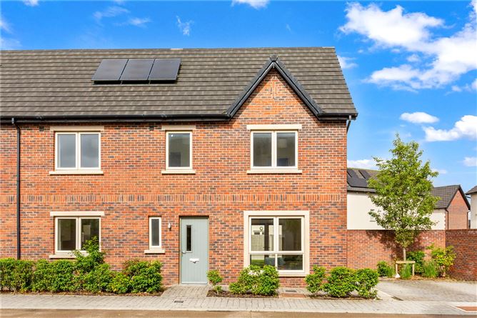 11 SHACKLETON RISE, SHACKLETON PARK, LUCAN