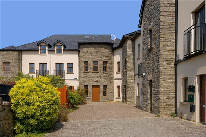 Apartment 3, The Archways, Bridge Street, Carrick-on-Shannon, Co. Leitrim, N41XH64