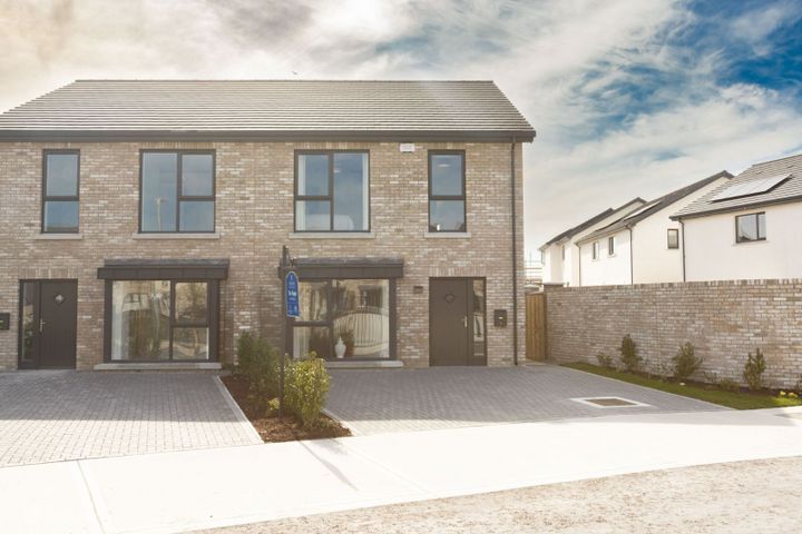 Drayton, Raynoldstown Village, Dundalk, Co. Louth