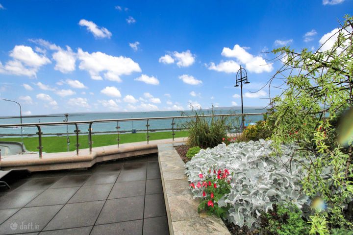 APT 16 BAILEY POINT, SALTHILL, GALWAY
