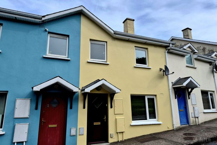 4 NA FUINSEOGA, SPRING LANE, BLACKPOOL