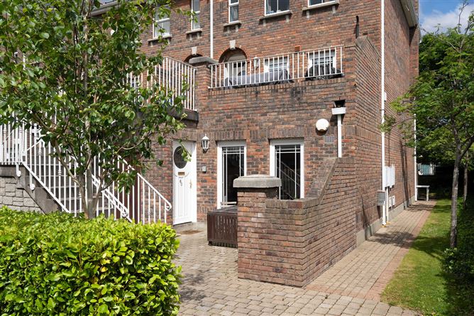 60 Radcliff Hall, Saint John'S Road, Sandymount, Dublin 4, D04HK13
