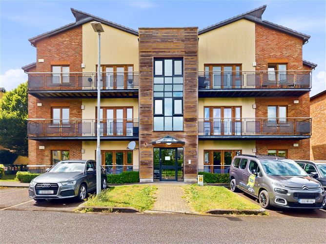 19 Aylmer Drive, Newcastle, Co. Dublin, D22HR74