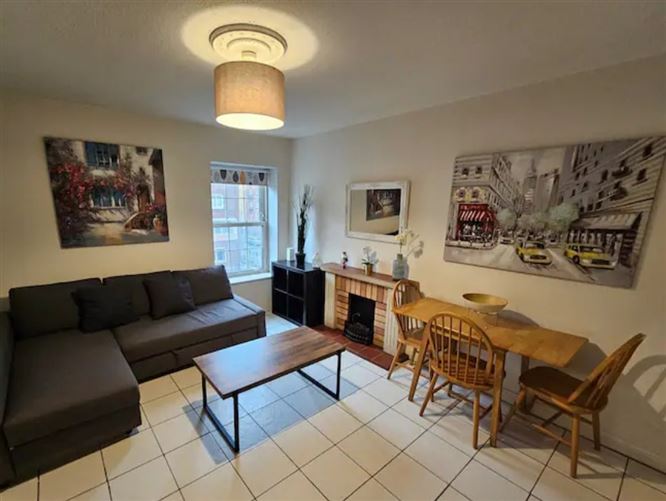 118 CUSTOM HALL, LOWER GARDINER ST, DUBLIN 1