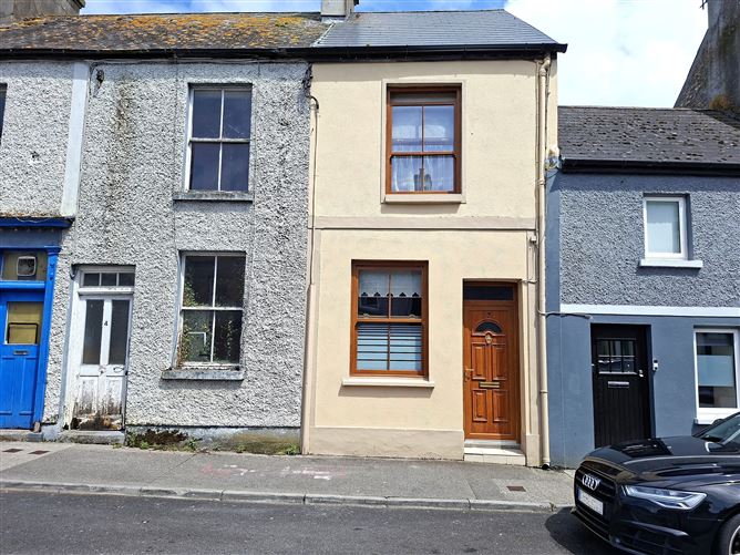 3 Castle Street, Birr, Co. Offaly, R42P898