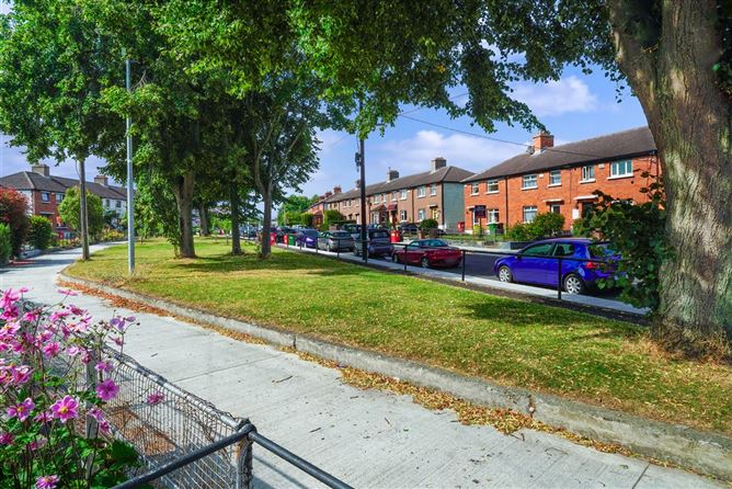 Larkfield Grove, Terenure, Dublin 6W