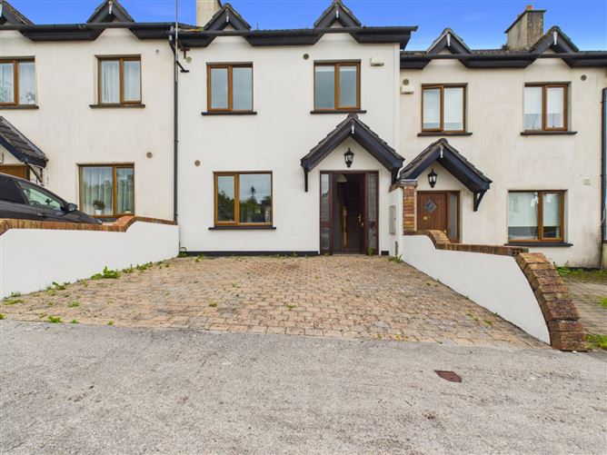 16 COIS CAISLEAN, DELVIN, WESTMEATH