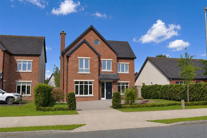 3 Effernock Crescent, Trim