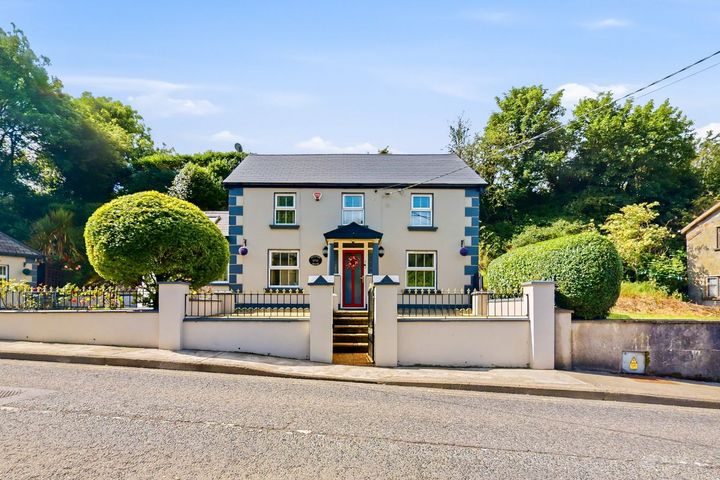 HILLVIEW HOUSE, SPRINGVALLEY, ENNISCORTHY