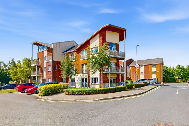 111 GRIANAN FIDH, AIKENS VILLAGE, SANDYFORD DUBLIN 18