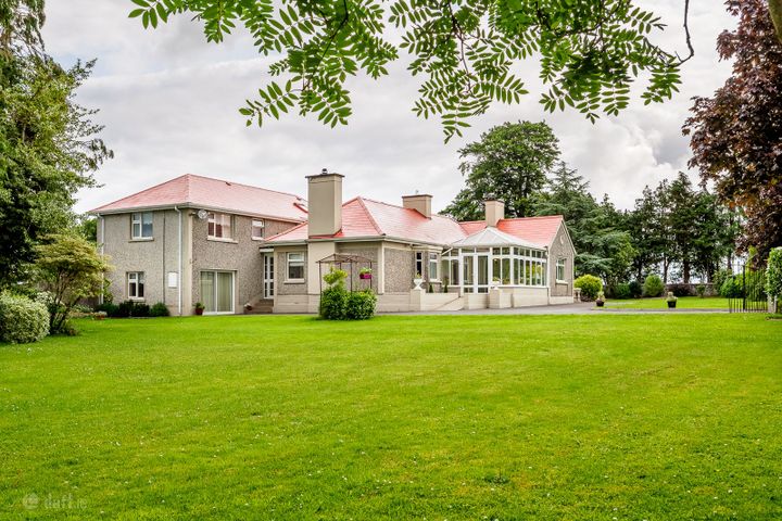 castlelake, Cashel, Tipperary