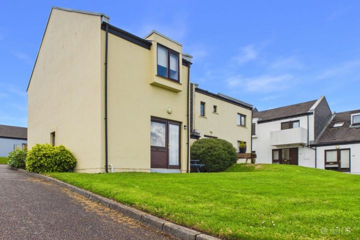 APT 37, CARLETON VILLAGE, GOLF LINKS RD