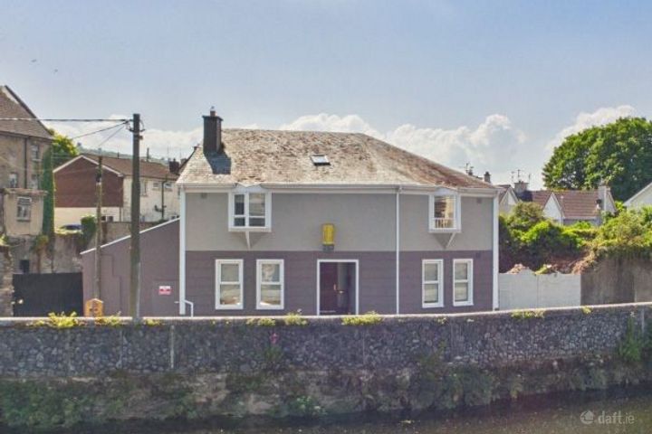 Old Bridge House, The Weir, South Quay, Carrickbeg, Carrickbeg, Co. Tipperary, E32X339