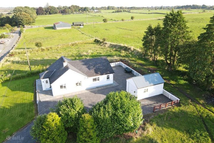 Mount Street, Claremorris, Claremorris, Co. Mayo, F12HX30