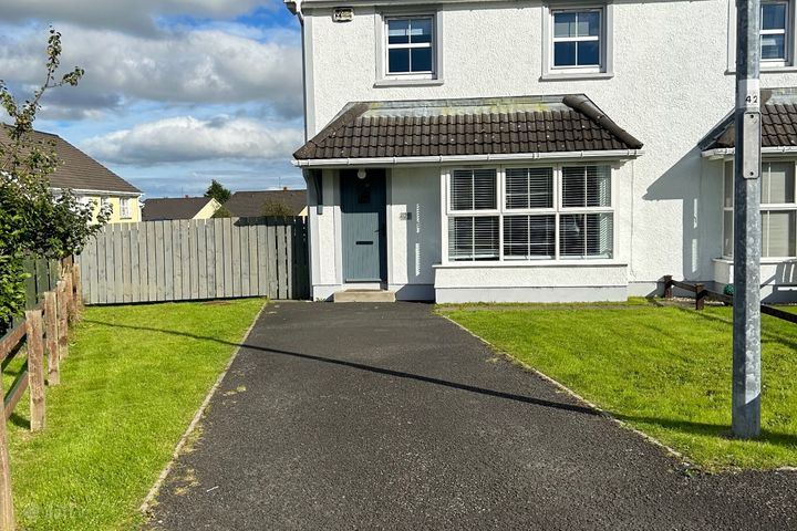 129 FOXHILLS, LETTERKENNY, DONEGAL