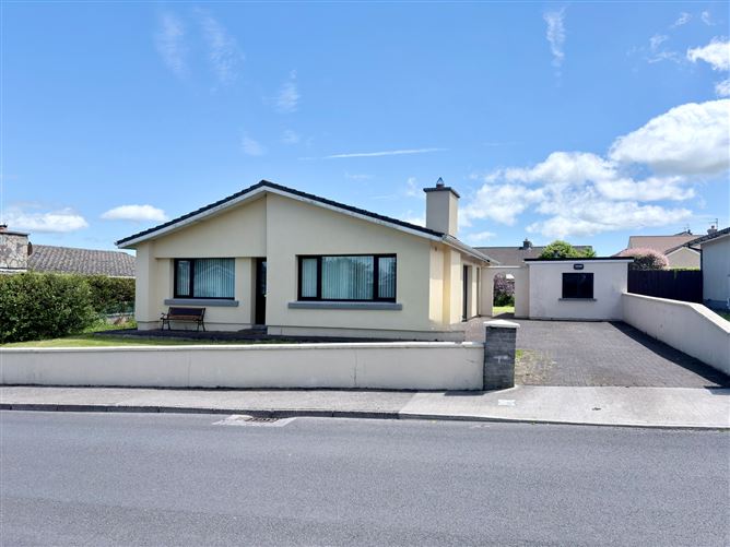 Roseville, 11 Woodlands Heights, Carrick-Beg, Carrick-On-Suir, Co. Tipperary, E32RX75