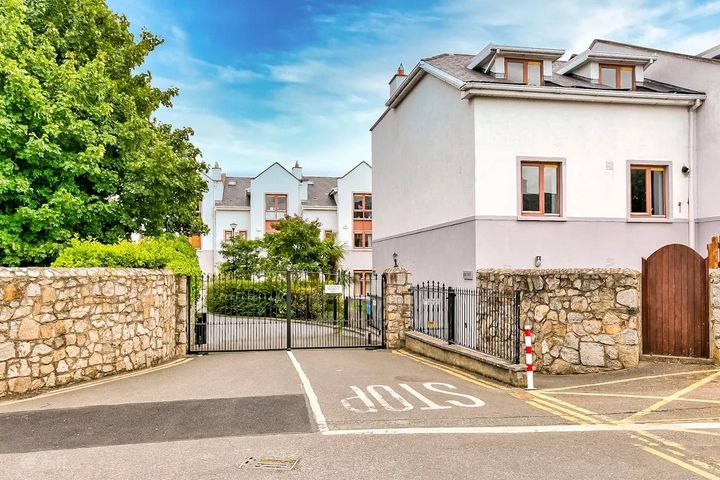 16 YORK COURT, YORK RD, DUNLAOIGHAIRE