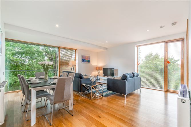 6 Turnstone, Thornwood, Booterstown Avenue, Dublin