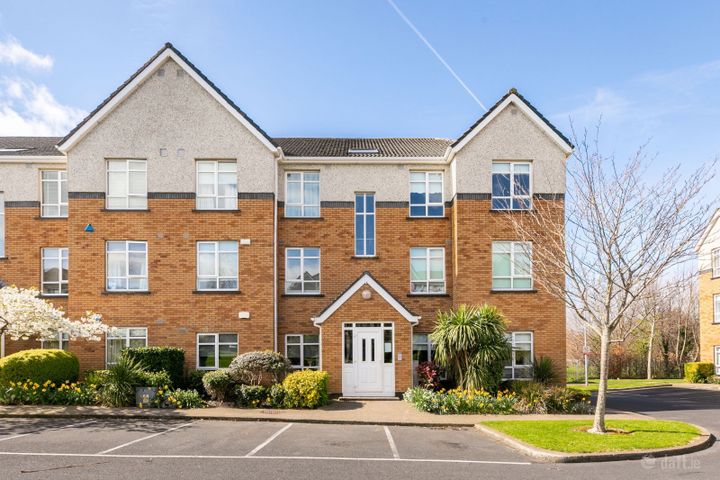 68 Parklands Court, Ballycullen, Dublin 24