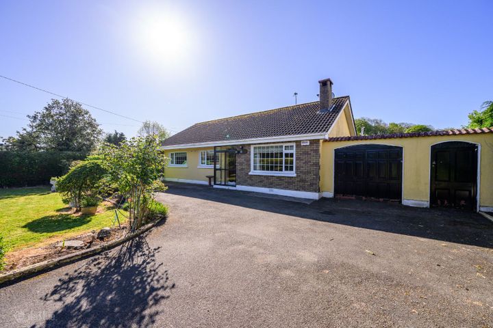 Valley View, Lower Coolroe, Ballincollig, Co. Cork, P31PC99
