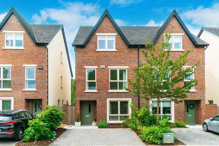 26 OAK PARK COURT, OAK PARK, NAAS, CO. KILDARE