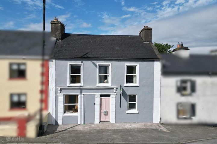 MAIN ST, BALLINAGARE, CASTLEREA