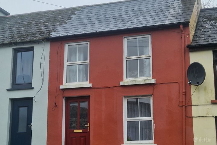 14 SCART ROAD, BANTRY, CO CORK