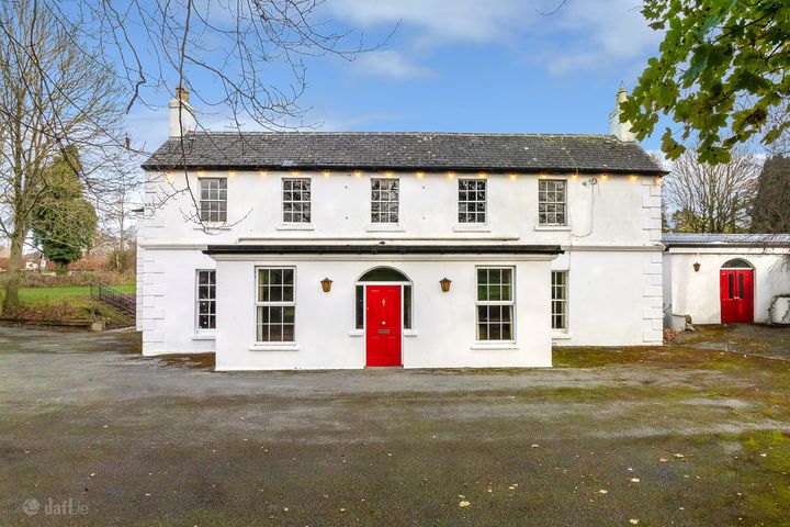 LUMVILLE HOUSE, CURRAGH, KILDARE