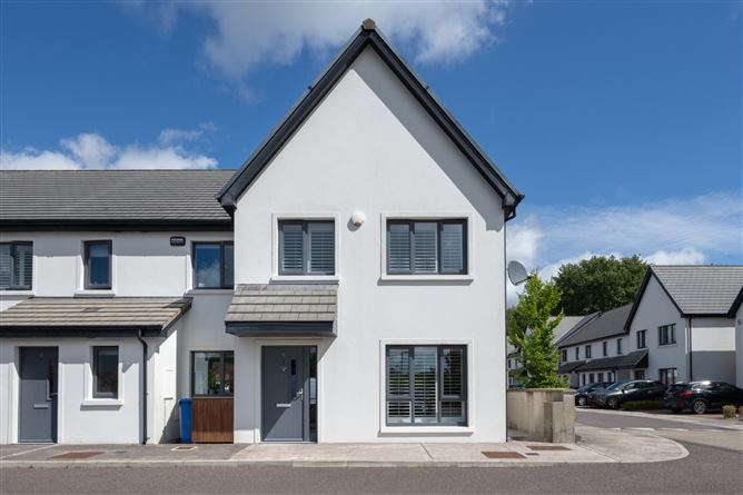 6 lakelands place, blackrock