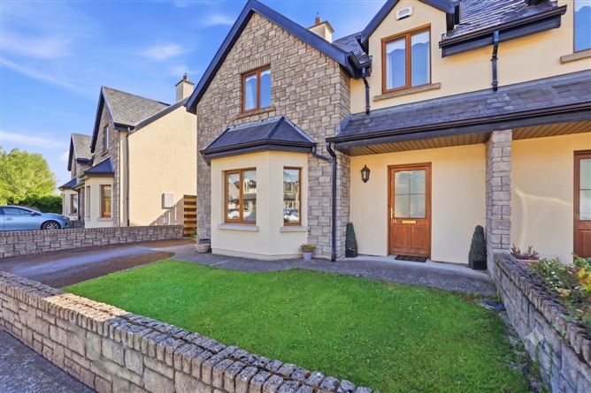 12 Roselawn, Rosanna Road, Tipperary Town, Co. Tipperary, E34KC80