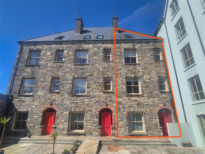 Townhouse 3 Hectors Mills Frances Street, Kilrush, Clare
