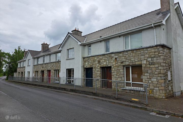 5 CASLIN WAY, STROKESTOWN, ROSCOMMON