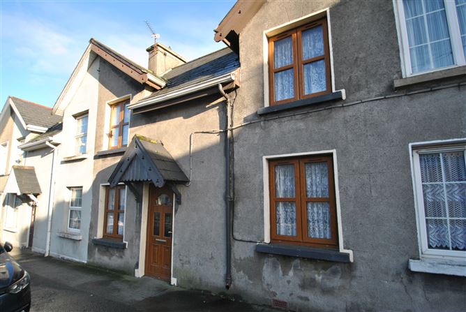 36 Railway View, Roscrea, Co Tipperary, E53TK66